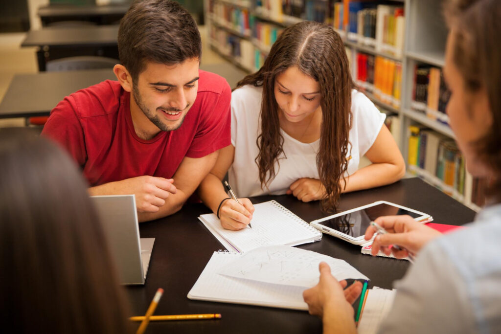 Finanças na Escola Como Ensinar Dinheiro para Crianças e Jovens